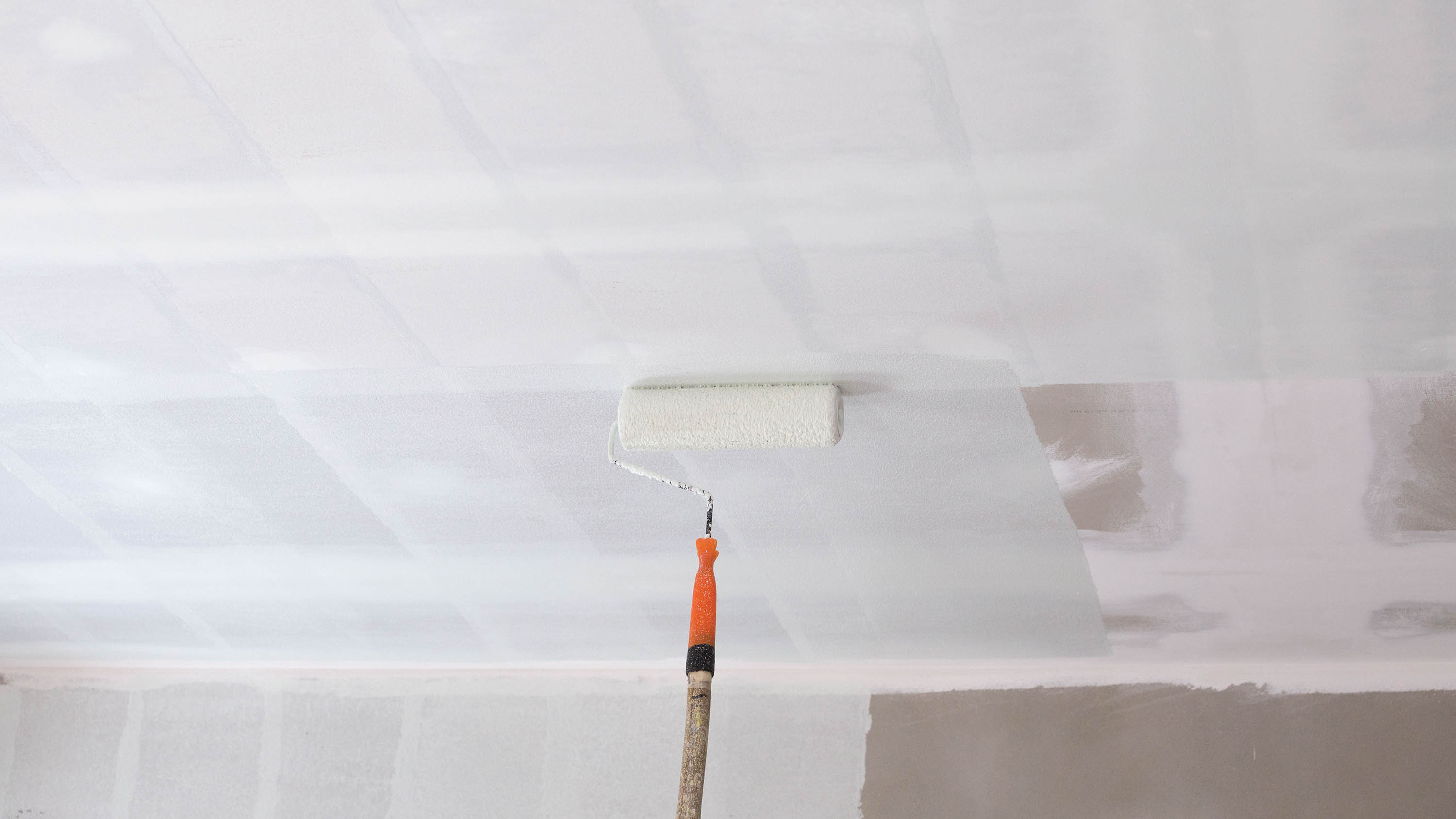 เทคนิคการทาสีฝ้าเพดานให้เรียบเนียน ไม่เป็นรอยต่อ